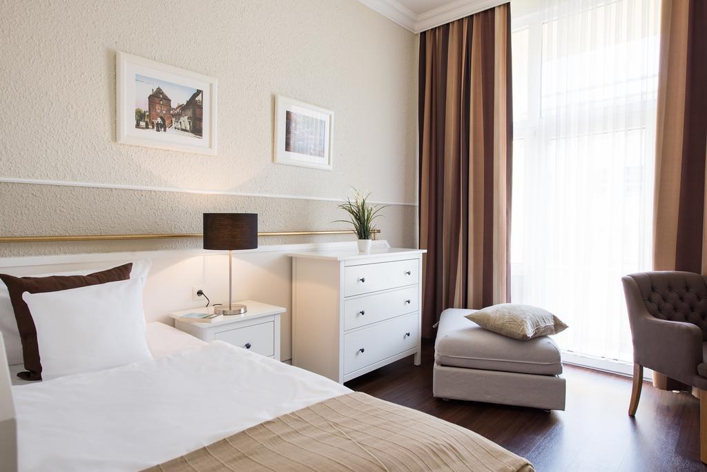 Hotel Штральзунд Экстерьер фото